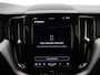 Volvo XC60 T6 350pk AWD Core Bright / Panoramadak / Pilot Assist / Stoel/- en stuurverwarming / Trekhaak / H&K audio / Lederen bekleding /