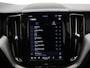 Volvo XC60 T6 350pk AWD Core Bright / Panoramadak / Pilot Assist / Stoel/- en stuurverwarming / Trekhaak / H&K audio / Lederen bekleding /