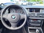 BMW X1 SDrive20i High Executive | AUTOMAAT | 1e eigenaar | Met o.a. climate, cruise control, panoramadak en navigatie!