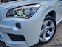 BMW X1 SDrive20i High Executive | AUTOMAAT | 1e eigenaar | Met o.a. climate, cruise control, panoramadak en navigatie!