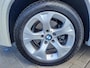 BMW X1 SDrive20i High Executive | AUTOMAAT | 1e eigenaar | Met o.a. climate, cruise control, panoramadak en navigatie!