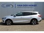 Ford Focus Wagon 1.0 EcoBoost,155pk Active AUTOMAAT ! Trekgewicht 1.500kg ! Slechts 12.000km ! Ruim €. 9.000,- beneden de nieuwprijs ! Volautm. airco dual, navigatie, telefoonvoorb., adaptive cruise control, LED verlichting, metallic lak, camera, front-, lane- en side assist, LM wielen, Isofix etc.