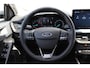 Ford Focus Wagon 1.0 EcoBoost,155pk Active AUTOMAAT ! Trekgewicht 1.500kg ! Slechts 12.000km ! Ruim €. 9.000,- beneden de nieuwprijs ! Volautm. airco dual, navigatie, telefoonvoorb., adaptive cruise control, LED verlichting, metallic lak, camera, front-, lane- en side assist, LM wielen, Isofix etc.