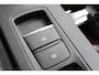 Ford Focus Wagon 1.0 EcoBoost,155pk Active AUTOMAAT ! Trekgewicht 1.500kg ! Slechts 12.000km ! Ruim €. 9.000,- beneden de nieuwprijs ! Volautm. airco dual, navigatie, telefoonvoorb., adaptive cruise control, LED verlichting, metallic lak, camera, front-, lane- en side assist, LM wielen, Isofix etc.