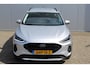 Ford Focus Wagon 1.0 EcoBoost,155pk Active AUTOMAAT ! Trekgewicht 1.500kg ! Slechts 12.000km ! Ruim €. 9.000,- beneden de nieuwprijs ! Volautm. airco dual, navigatie, telefoonvoorb., adaptive cruise control, LED verlichting, metallic lak, camera, front-, lane- en side assist, LM wielen, Isofix etc.