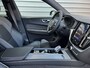 Volvo XC60 T6 Plug-in hybrid AWD Plus Black Edition / Uit voorraad leverbaar / Luchtvering / 360 Camera / 21" Velgen