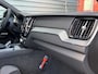 Volvo XC60 T6 Plug-in hybrid AWD Plus Black Edition / Uit voorraad leverbaar / Luchtvering / 360 Camera / 21" Velgen