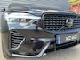 Volvo XC60 T6 Plug-in hybrid AWD Plus Black Edition / Uit voorraad leverbaar / Luchtvering / 360 Camera / 21" Velgen
