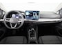 Volkswagen Golf Oranje Edition 1.5 TSI 85 kW / 116 pk Hatchback 6 versn. Hand | Apple Carplay & Android Auto| Camera | Stoel & Stuurverwarming | Led |
