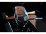 Volvo XC60 2.0 T8 Plug-in hybrid AWD Ultimate Dark | Massage & Ventilatiestoelen | Head-up display | Luchtvering | 22" Velgen |