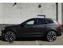Volvo XC60 2.0 T8 Plug-in hybrid AWD Ultimate Dark | Massage & Ventilatiestoelen | Head-up display | Luchtvering | 22" Velgen |