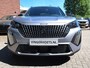 Peugeot 2008 100 Pk Benzine * Nieuw Model * Hele Luxe Allure * * Draadloos Apple Car Play Navigatie & Spotify Koppeling * Voor en Achter Parkeercamera's * Zwarte Hemelbekleding * Stoelverwarming * 1/2 Leder Interieuer * L.M. Velgen * Dodehoekbewakings sy Vingerhoets; Vierde Generatie Eersteklas Service !