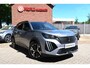Peugeot 2008 100 Pk Benzine * Nieuw Model * Hele Luxe Allure * * Draadloos Apple Car Play Navigatie & Spotify Koppeling * Voor en Achter Parkeercamera's * Zwarte Hemelbekleding * Stoelverwarming * 1/2 Leder Interieuer * L.M. Velgen * Dodehoekbewakings sy Vingerhoets; Vierde Generatie Eersteklas Service !