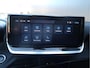 Peugeot 2008 100 Pk Benzine * Nieuw Model * Hele Luxe Allure * * Draadloos Apple Car Play Navigatie & Spotify Koppeling * Voor en Achter Parkeercamera's * Zwarte Hemelbekleding * Stoelverwarming * 1/2 Leder Interieuer * L.M. Velgen * Dodehoekbewakings sy Vingerhoets; Vierde Generatie Eersteklas Service !