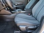 Peugeot 2008 100 Pk Benzine * Nieuw Model * Hele Luxe Allure * * Draadloos Apple Car Play Navigatie & Spotify Koppeling * Voor en Achter Parkeercamera's * Zwarte Hemelbekleding * Stoelverwarming * 1/2 Leder Interieuer * L.M. Velgen * Dodehoekbewakings sy Vingerhoets; Vierde Generatie Eersteklas Service !