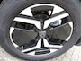 Peugeot 2008 100 Pk Benzine * Nieuw Model * Hele Luxe Allure * * Draadloos Apple Car Play Navigatie & Spotify Koppeling * Voor en Achter Parkeercamera's * Zwarte Hemelbekleding * Stoelverwarming * 1/2 Leder Interieuer * L.M. Velgen * Dodehoekbewakings sy Vingerhoets; Vierde Generatie Eersteklas Service !