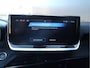 Peugeot 2008 100 Pk Benzine * Nieuw Model * Hele Luxe Allure * * Draadloos Apple Car Play Navigatie & Spotify Koppeling * Voor en Achter Parkeercamera's * Zwarte Hemelbekleding * Stoelverwarming * 1/2 Leder Interieuer * L.M. Velgen * Dodehoekbewakings sy Vingerhoets; Vierde Generatie Eersteklas Service !