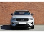 Volvo XC40 B4 Plus Dark | Trekhaak | Verwarmbare Voorstoelen | DAB+ | Apple Carplay | Parkeercamera | Google Maps | Lichtmetalen Velgen | Adaptieve Cruise Control | Bluetooth Telefonie & Multimedia