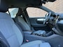 Volvo XC40 B4 Plus Dark | Trekhaak | Verwarmbare Voorstoelen | DAB+ | Apple Carplay | Parkeercamera | Google Maps | Lichtmetalen Velgen | Adaptieve Cruise Control | Bluetooth Telefonie & Multimedia