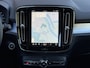 Volvo XC40 B4 Plus Dark | Trekhaak | Verwarmbare Voorstoelen | DAB+ | Apple Carplay | Parkeercamera | Google Maps | Lichtmetalen Velgen | Adaptieve Cruise Control | Bluetooth Telefonie & Multimedia