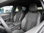 Peugeot 308 1.2 Hybrid 136 e-DCS6 GT | Demo | Alcantara | Stoel en stuurverwarming | Navigatie | 18" lichtmetalen velgen | 360 graden camera | Full led | Keyless entry & start