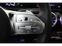Mercedes-Benz A-klasse 180 Business Solution AMG (PANORAMADAK, SFEERVERLICHTING, STOELVERWARMING, CAMERA, NAVIGATIE, NL-AUTO)