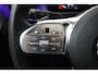 Mercedes-Benz A-klasse 180 Business Solution AMG (PANORAMADAK, SFEERVERLICHTING, STOELVERWARMING, CAMERA, NAVIGATIE, NL-AUTO)