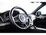 Volvo XC90 2.0 T8 Twin Engine AWD R-Design Trekhaak - Panoromadak - Head Up - IntelliSafe Surround - Keyless Drive - Verwarmbaar stuurwiel - Getinte Ruiten - Stoelverwarming voor - Elektrisch verstelbare passagiersstoel -