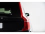 Volvo XC90 2.0 T8 Twin Engine AWD R-Design Trekhaak - Panoromadak - Head Up - IntelliSafe Surround - Keyless Drive - Verwarmbaar stuurwiel - Getinte Ruiten - Stoelverwarming voor - Elektrisch verstelbare passagiersstoel -