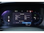Volvo XC40 Recharge Twin Plus 82 kWh - IntelliSafe Assist & Surround - Verwarmde voorstoelen, stuur & achterbank - Parkeersensoren voor & achter - Elektr. bedienb. bestuurdersstoel met geheugen - Draadloze tel. lader - Warmtepomp - Extra getint glas -  Elektr. inklapbare trekhaak - 19' LMV