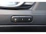Volvo XC40 Recharge Twin Plus 82 kWh - IntelliSafe Assist & Surround - Verwarmde voorstoelen, stuur & achterbank - Parkeersensoren voor & achter - Elektr. bedienb. bestuurdersstoel met geheugen - Draadloze tel. lader - Warmtepomp - Extra getint glas -  Elektr. inklapbare trekhaak - 19' LMV