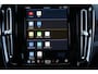Volvo XC40 Recharge Twin Plus 82 kWh - IntelliSafe Assist & Surround - Verwarmde voorstoelen, stuur & achterbank - Parkeersensoren voor & achter - Elektr. bedienb. bestuurdersstoel met geheugen - Draadloze tel. lader - Warmtepomp - Extra getint glas -  Elektr. inklapbare trekhaak - 19' LMV