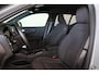 Volvo XC40 Recharge Twin Plus 82 kWh - IntelliSafe Assist & Surround - Verwarmde voorstoelen, stuur & achterbank - Parkeersensoren voor & achter - Elektr. bedienb. bestuurdersstoel met geheugen - Draadloze tel. lader - Warmtepomp - Extra getint glas -  Elektr. inklapbare trekhaak - 19' LMV