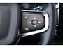 Volvo XC40 Recharge Twin Plus 82 kWh - IntelliSafe Assist & Surround - Verwarmde voorstoelen, stuur & achterbank - Parkeersensoren voor & achter - Elektr. bedienb. bestuurdersstoel met geheugen - Draadloze tel. lader - Warmtepomp - Extra getint glas -  Elektr. inklapbare trekhaak - 19' LMV