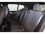 Volvo XC40 Recharge Twin Plus 82 kWh - IntelliSafe Assist & Surround - Verwarmde voorstoelen, stuur & achterbank - Parkeersensoren voor & achter - Elektr. bedienb. bestuurdersstoel met geheugen - Draadloze tel. lader - Warmtepomp - Extra getint glas -  Elektr. inklapbare trekhaak - 19' LMV