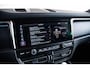 Porsche Macan 2.0 Panoramadak - Stuurbekrachtiging Plus - Bestuurdersstoelgeheugen pakket - Licht Comfort Pakket - Stoelverwaming voor/achter - BOSE - GT sportstuurwiel - Verkeerstekenherkenning - Achteruitrijcamera -