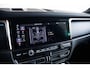 Porsche Macan 2.0 Panoramadak - Stuurbekrachtiging Plus - Bestuurdersstoelgeheugen pakket - Licht Comfort Pakket - Stoelverwaming voor/achter - BOSE - GT sportstuurwiel - Verkeerstekenherkenning - Achteruitrijcamera -