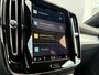 Volvo XC40 B4 Core | Adaptieve Cruise Control en dodehoek detectie | Verw. voorstoelen, achterbank en stuurwiel | Donker getint glas achter | Trekhaak | Parkeerverwarming met timer
