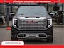 GMC Sierra DENALI | All-In Prijs | 6,2 V8 Full Option | De Meest Luxe Pick-Up in zijn Klasse | Comfortabele Dubbele Cabine met Royale 5 Zitplaatsen | BPM vrij | Nu Leverbaar uit Voorraad | Voorraad Nr 434420
