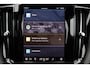 Volvo XC60 T6 Recharge AWD Plus Dark - LONG RANGE - Luchtvering - Panorama/schuifdak - IntelliSafe Assist & Surround - 360º Camera - Harman/Kardon audio - Heico uitlaatsierstukken - Verwarmde voorstoelen, stuur & achterbank - Parkeersensoren voor & achter - Elektr. bedienb. voorstoelen met geheugen - Draadloze tel. lader - Extra getint glas - 22' LMV