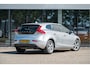 Volvo V40 1.6 T2 Momentum | Navi | Stoelverw. | PDC | Cruise | Verwarmde voorruit