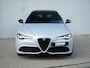 Alfa Romeo Giulia 2.0 Turbo 280 PK Competizione Q4 AWD | Pano | Harman | 19"