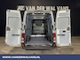 Volkswagen Crafter 2.0 TDI 140 pk L3H3 L2H2 Euro6 Airco | PDC | 3000kg trekvermogen | Apple Carplay Android Auto, Parkeersensoren, Bijrijdersbank