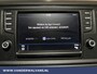 Volkswagen Crafter 2.0 TDI 140 pk L3H3 L2H2 Euro6 Airco | PDC | 3000kg trekvermogen | Apple Carplay Android Auto, Parkeersensoren, Bijrijdersbank