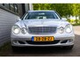 Mercedes-Benz E-klasse Combi 320 255 pk Avantgarde / 7-Zitter/ Xenon/ Leder/ Sport-Stoelen/Stoel.Verw/ Harman&Kardon/ Trekhaak/ 16'' LMV