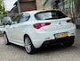 Alfa Romeo Giulietta 1.4 T Distinctive Automaat Navi Clima Cruise PDC