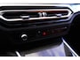 BMW 3-Serie 330e xDrive M-pakket | BMW LED | Adaptieve Cruise | Camera | Harman/Kardon | Carbon | Driving Assistant | Active Guard