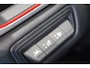 Renault Captur 1.3 TCe 130 Intens | AUTOMAAT | Trekhaak | Stoelverwarming | Dodehoek detectie | Camera achter | Parkeer sensoren voor |