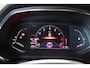 Renault Captur 1.3 TCe 130 Intens | AUTOMAAT | Trekhaak | Stoelverwarming | Dodehoek detectie | Camera achter | Parkeer sensoren voor |