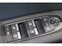 Renault Captur 1.3 TCe 130 Intens | AUTOMAAT | Trekhaak | Stoelverwarming | Dodehoek detectie | Camera achter | Parkeer sensoren voor |